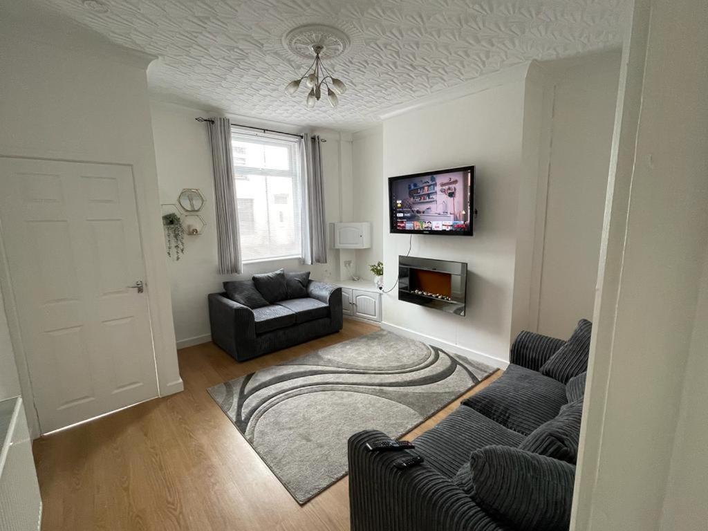 Cheerful 2 Bedroom House Hindley Esterno foto